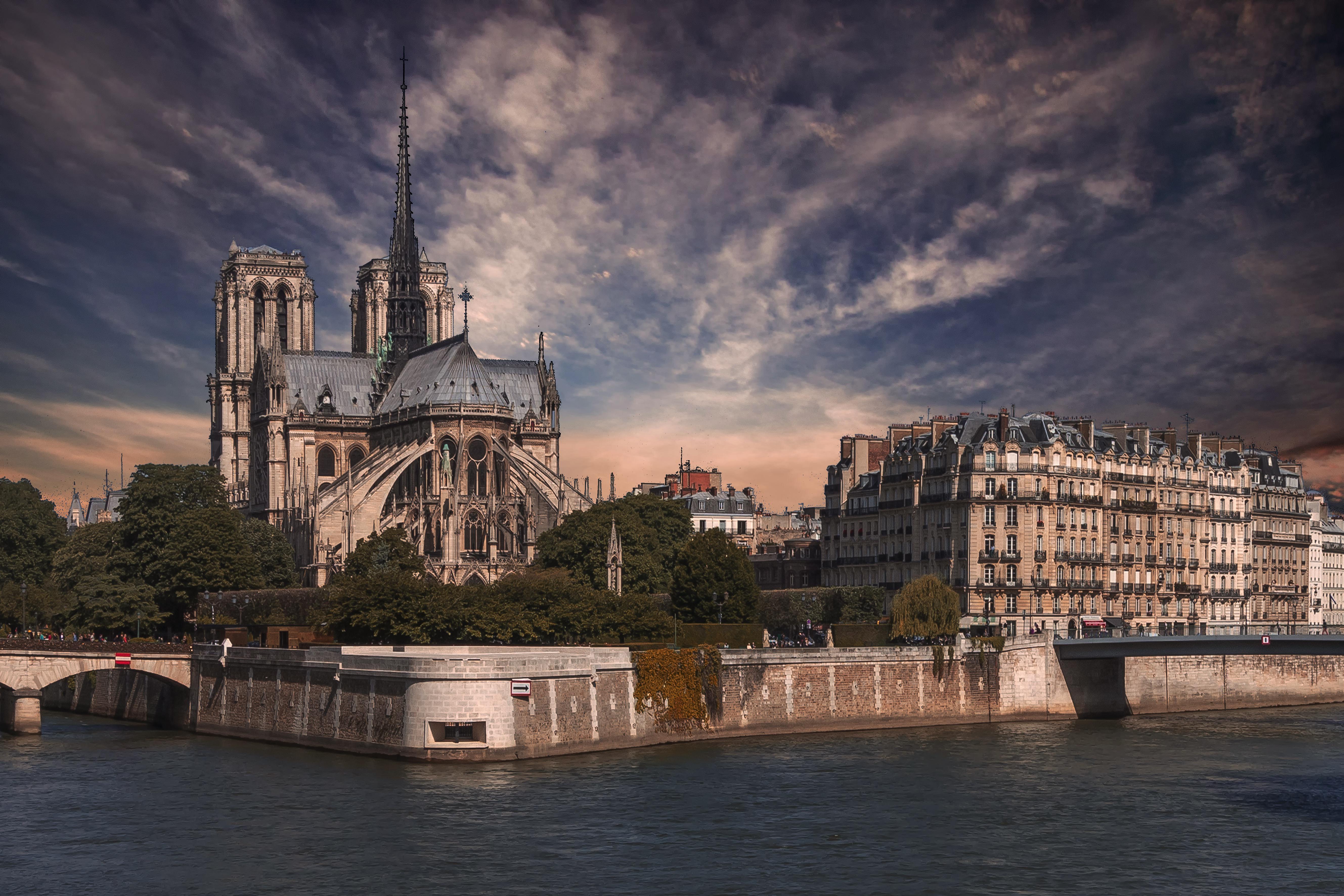 Île de la Cité — Cradle of Paris